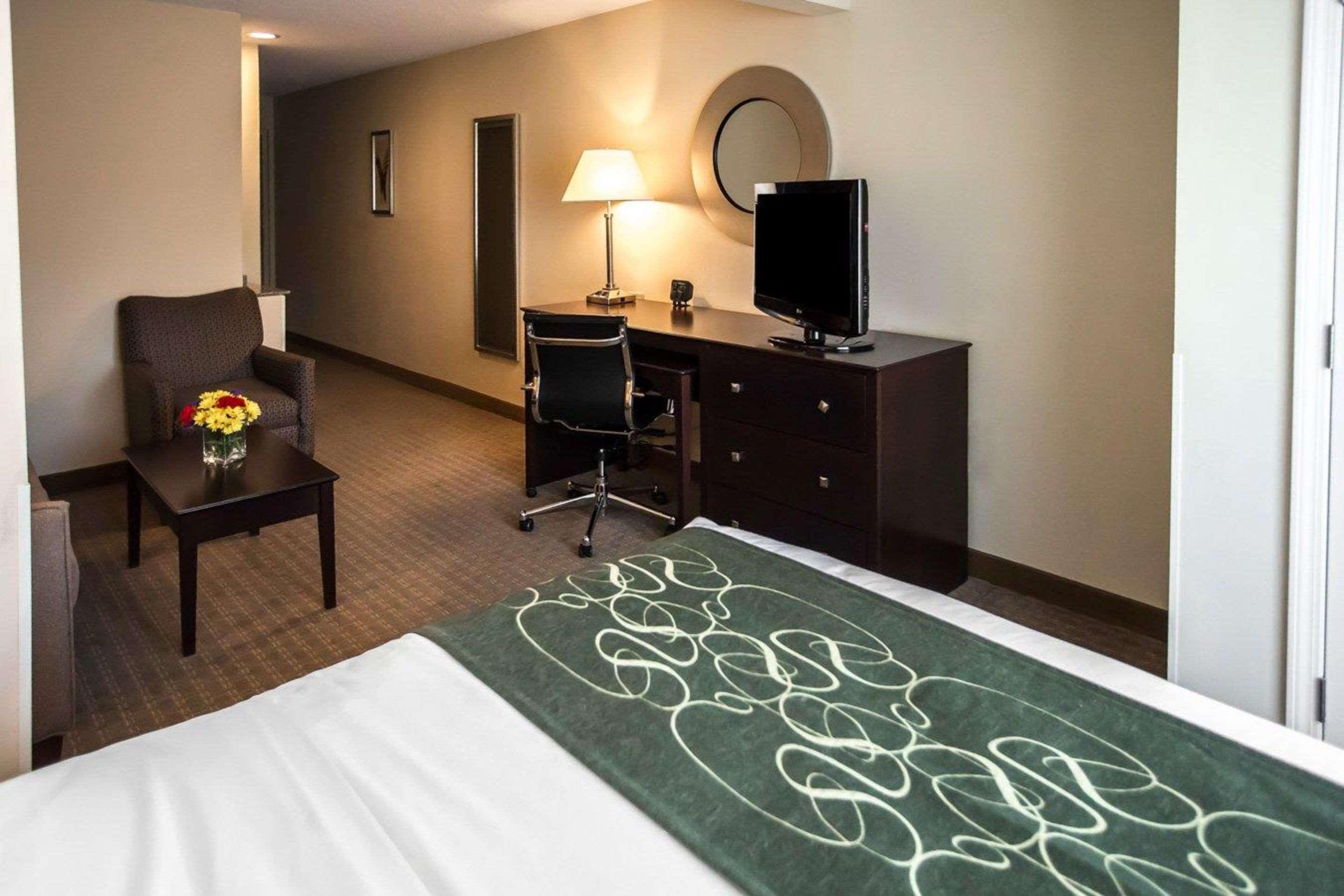 Comfort Suites University Area Notre Dame-South Bend Exterior foto